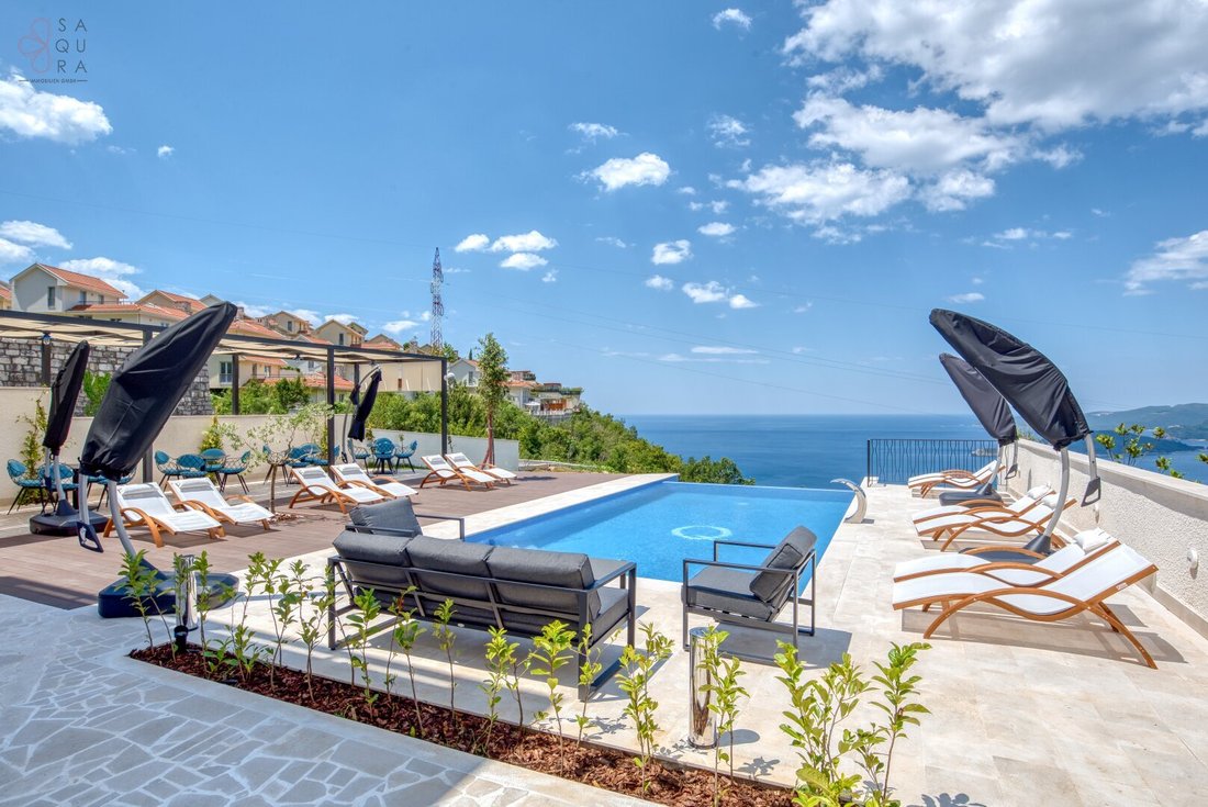 Villa in Sveti Stefan, Budva Municipality, Montenegro 1 - 16438218