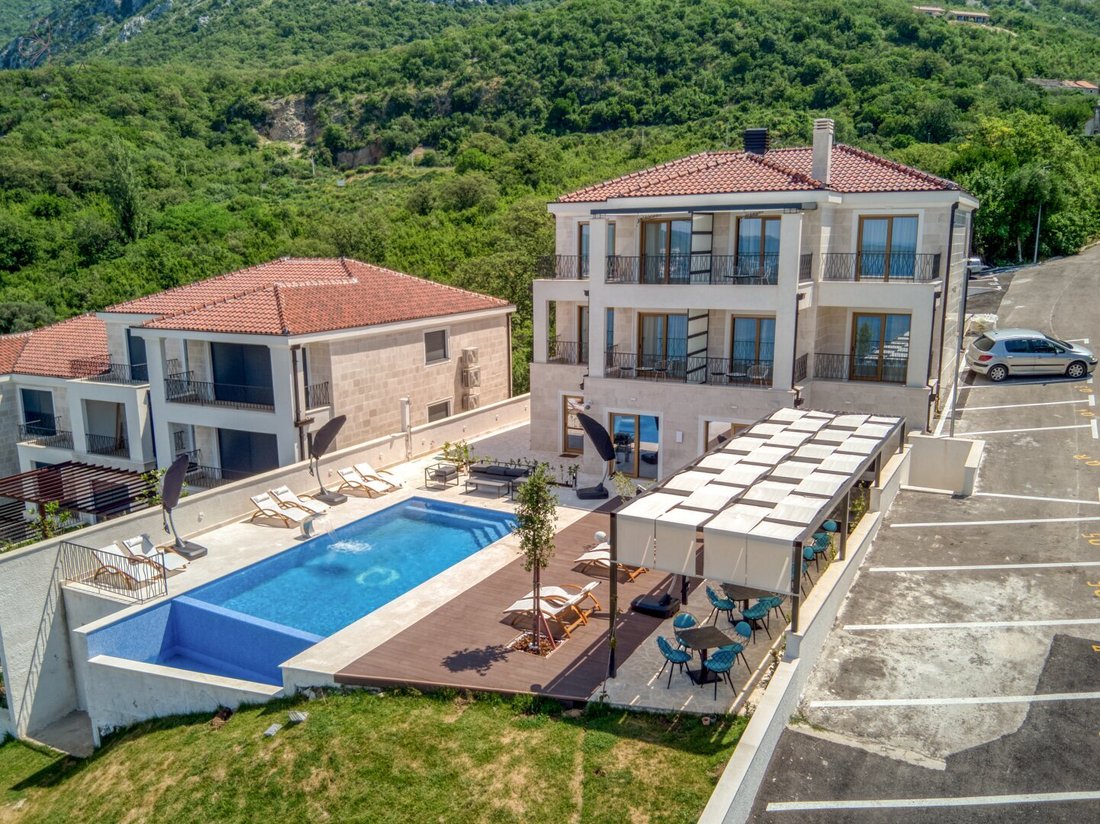 Villa in Sveti Stefan, Budva Municipality, Montenegro 2 - 16438218