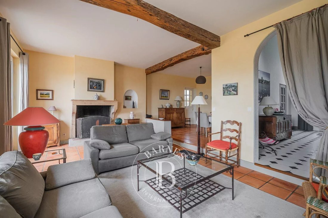 Finca en Maubec, Auvernia-Ródano-Alpes, Francia 2 - 16458720