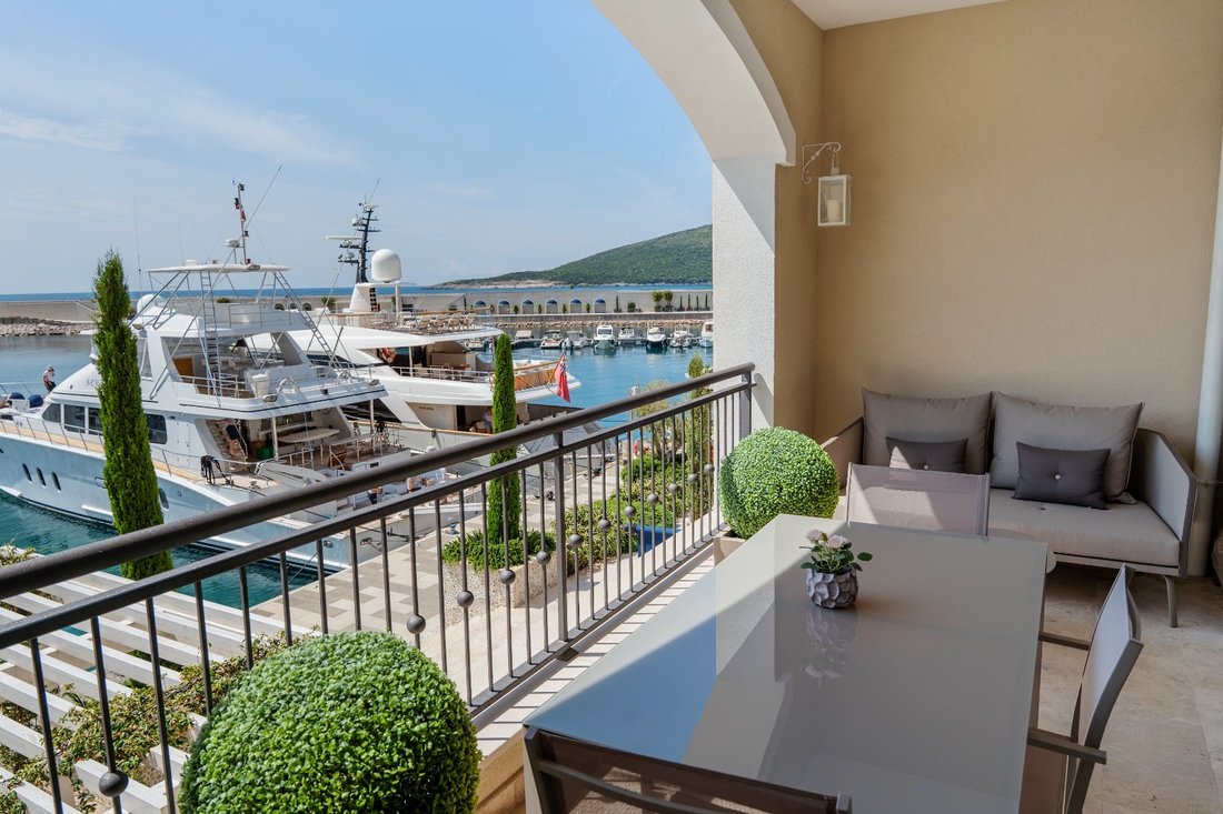 Apartment in Milovići, Tivat Municipality, Montenegro 5 - 16435266