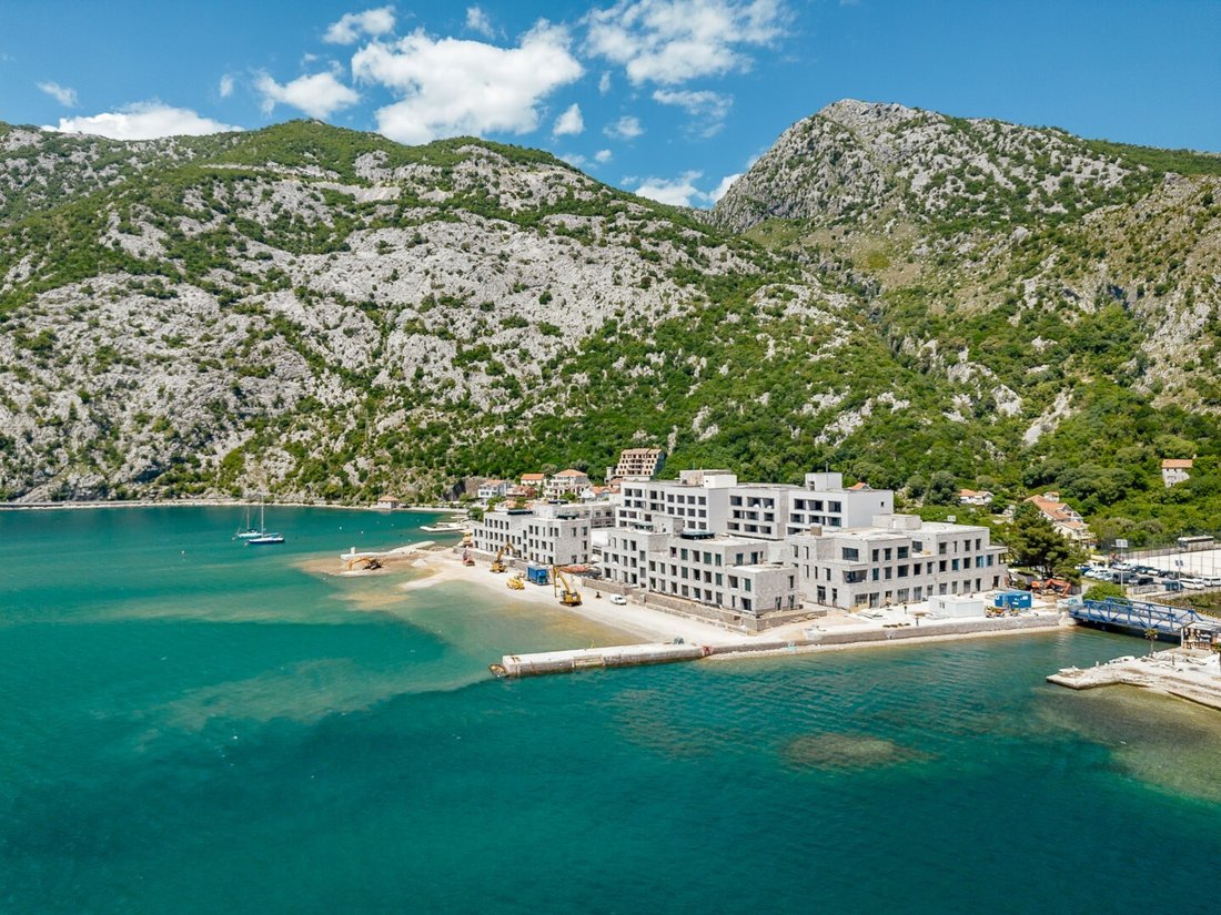 Penthouse in Risan, Kotor Municipality, Montenegro 1 - 16455126