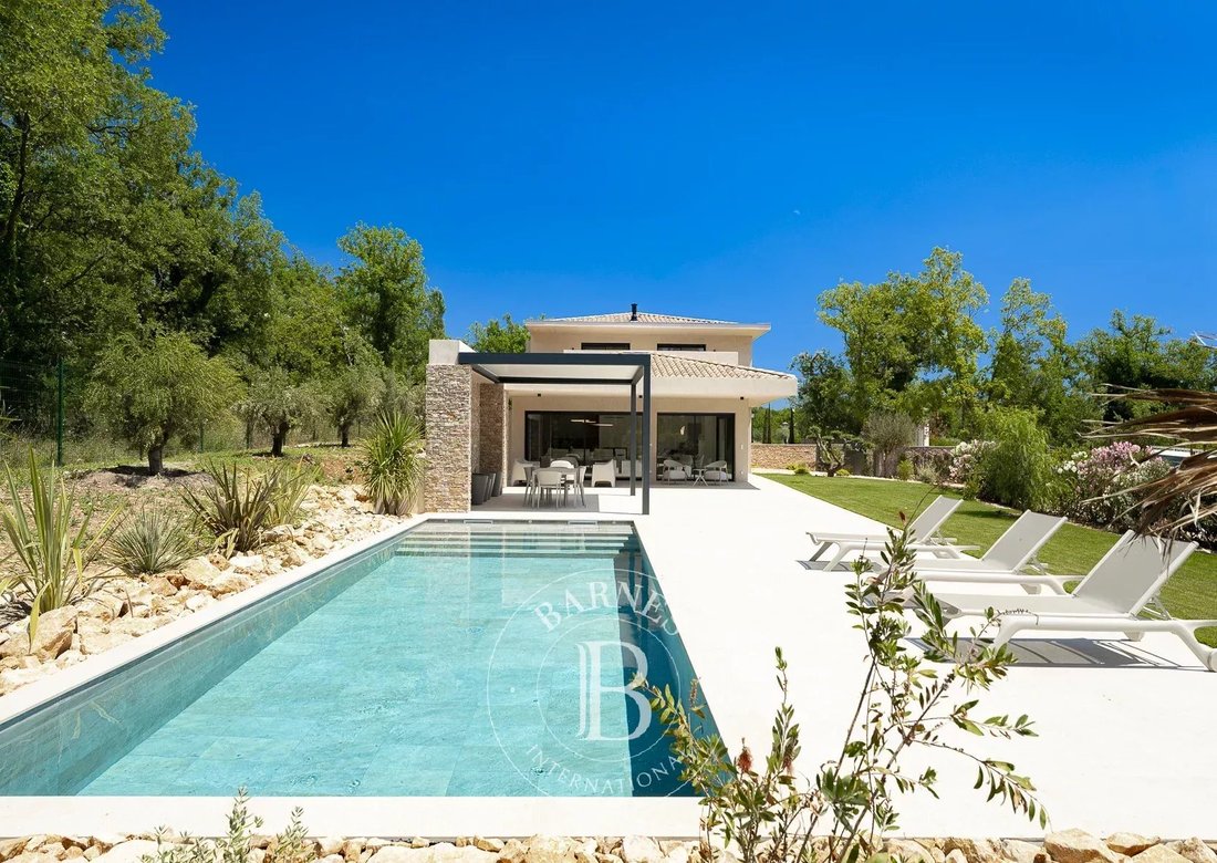 Villa in Tourrettes, Provence-Alpes-Côte d'Azur, France 1 - 16415792