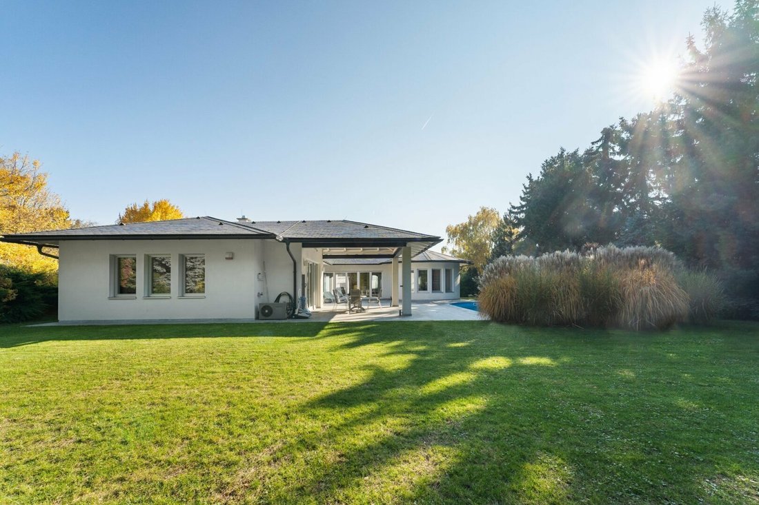 Bungalow in Wiener Neustadt, Lower Austria, Austria 2 - 16454376