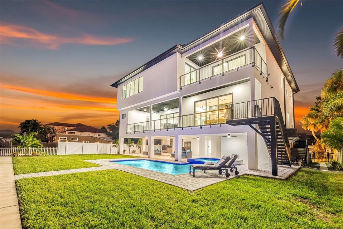 House in St. Petersburg, Florida, United States 4 - 14640071