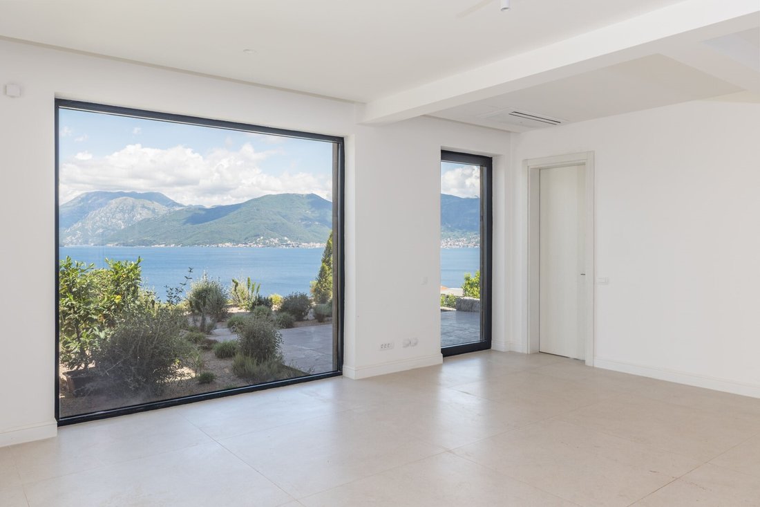 Villa in Krašići, Tivat Municipality, Montenegro 4 - 16454830