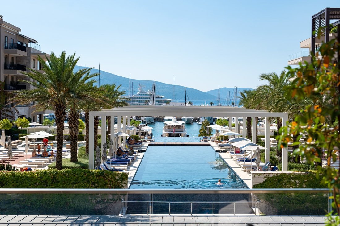 Apartment in Tivat, Tivat Municipality, Montenegro 1 - 16420727