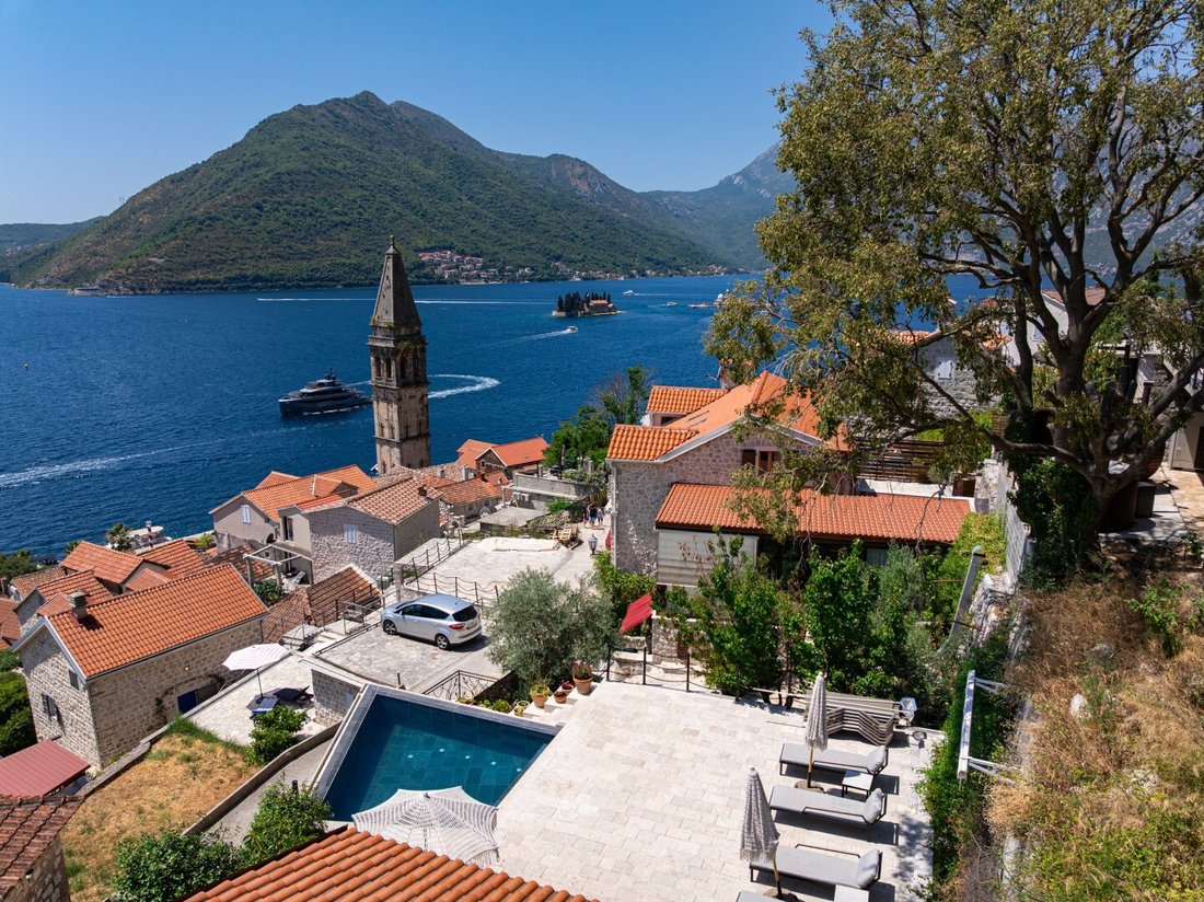 Villa in Perast, Kotor Municipality, Montenegro 2 - 16448779