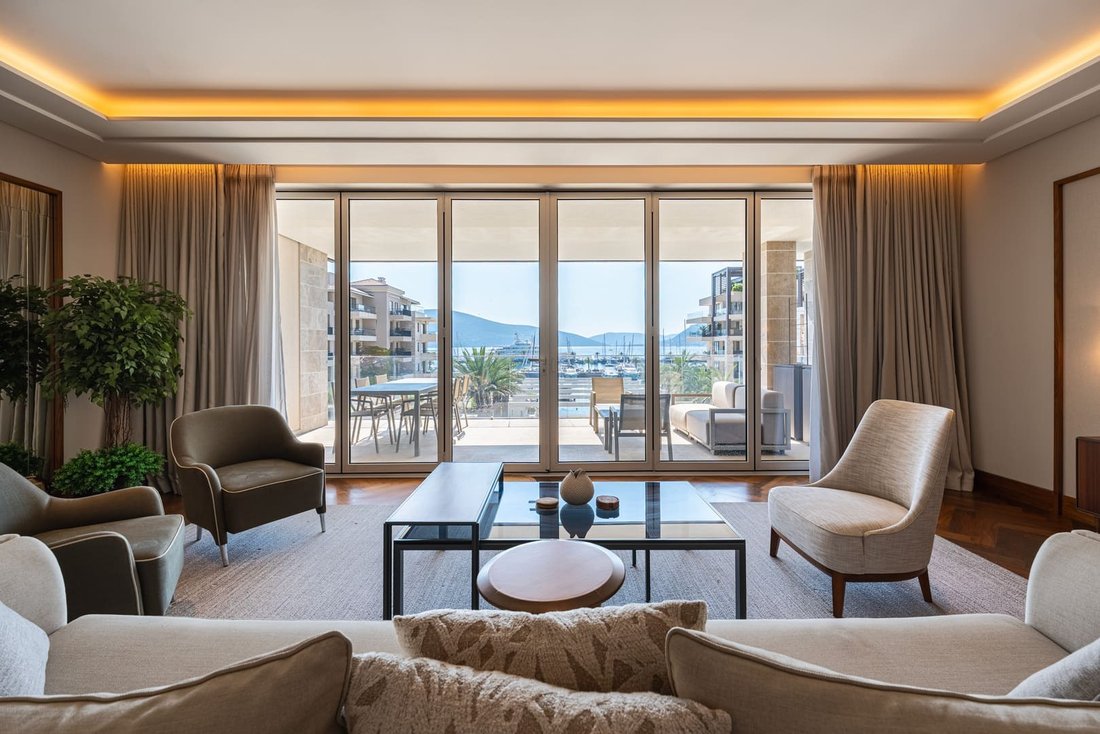 Apartment in Tivat, Tivat Municipality, Montenegro 2 - 16422608