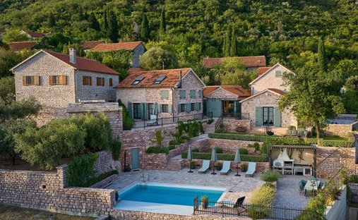 Estate in Gornja Lastva, Kotor Municipality, Montenegro 1