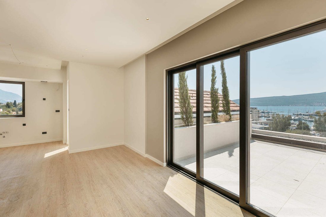 Apartment in Tivat, Tivat Municipality, Montenegro 4 - 16420774