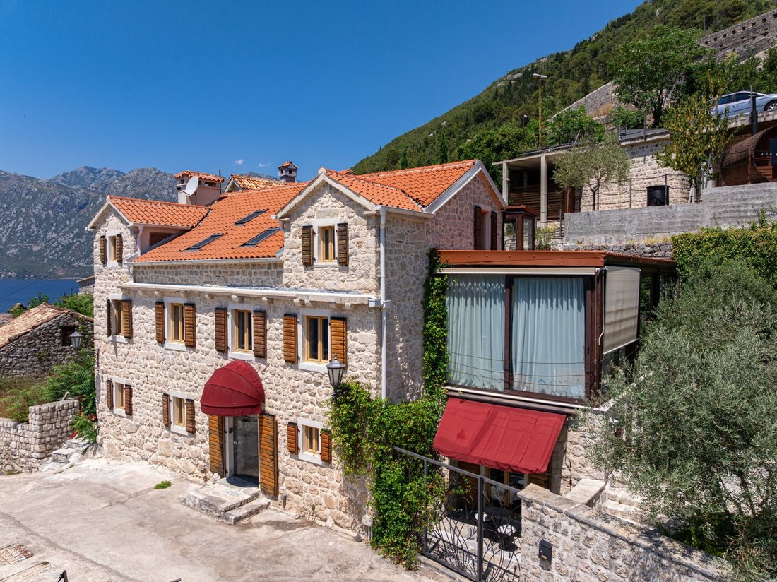 Villa in Perast, Kotor Municipality, Montenegro 4 - 16448779
