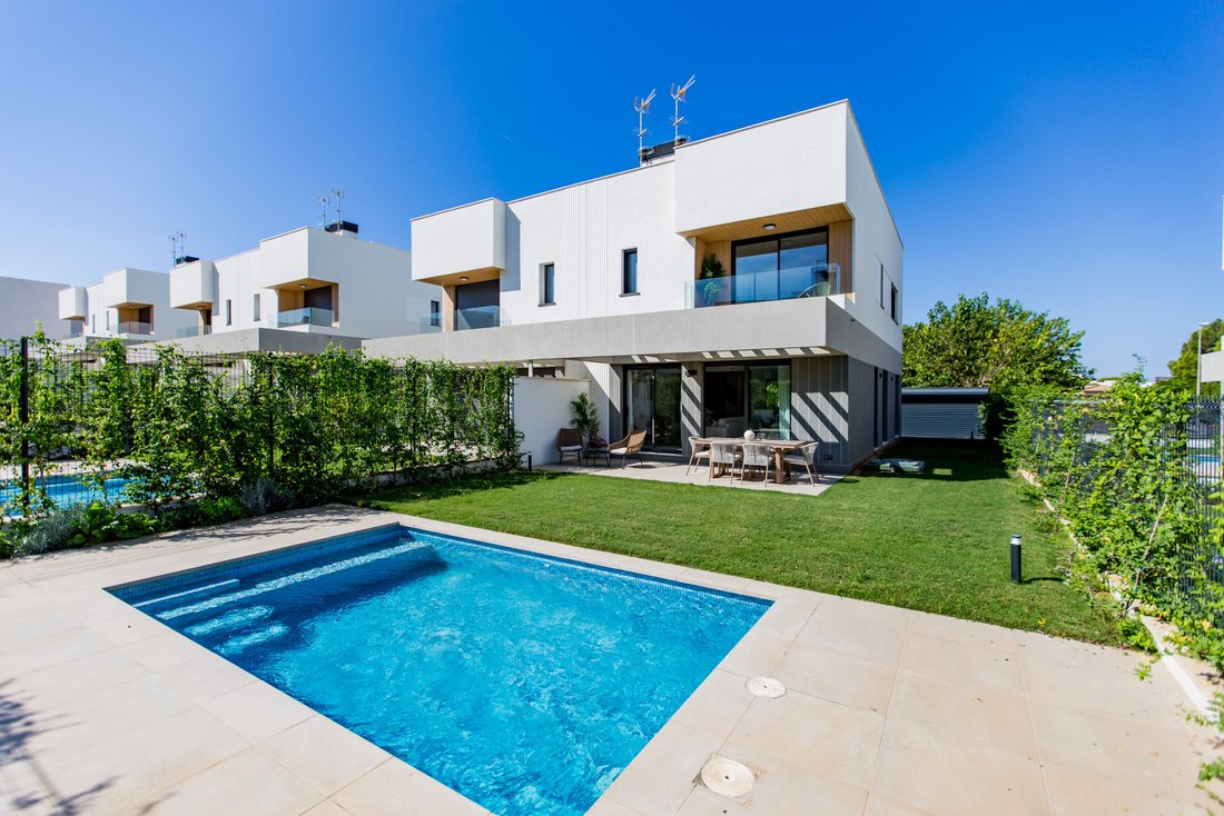 Chalet in Llucmajor, Balearic Islands, Spain 1 - 16459988