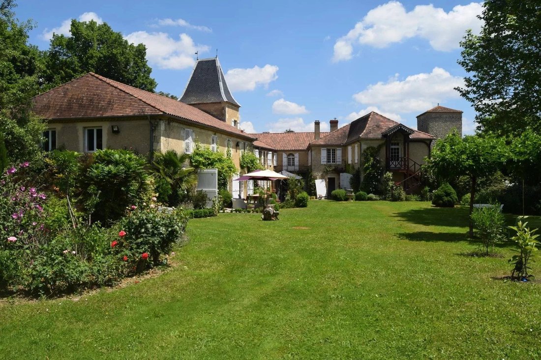 Country House in Le Brouilh-Monbert, Occitania, France 2 - 16459900