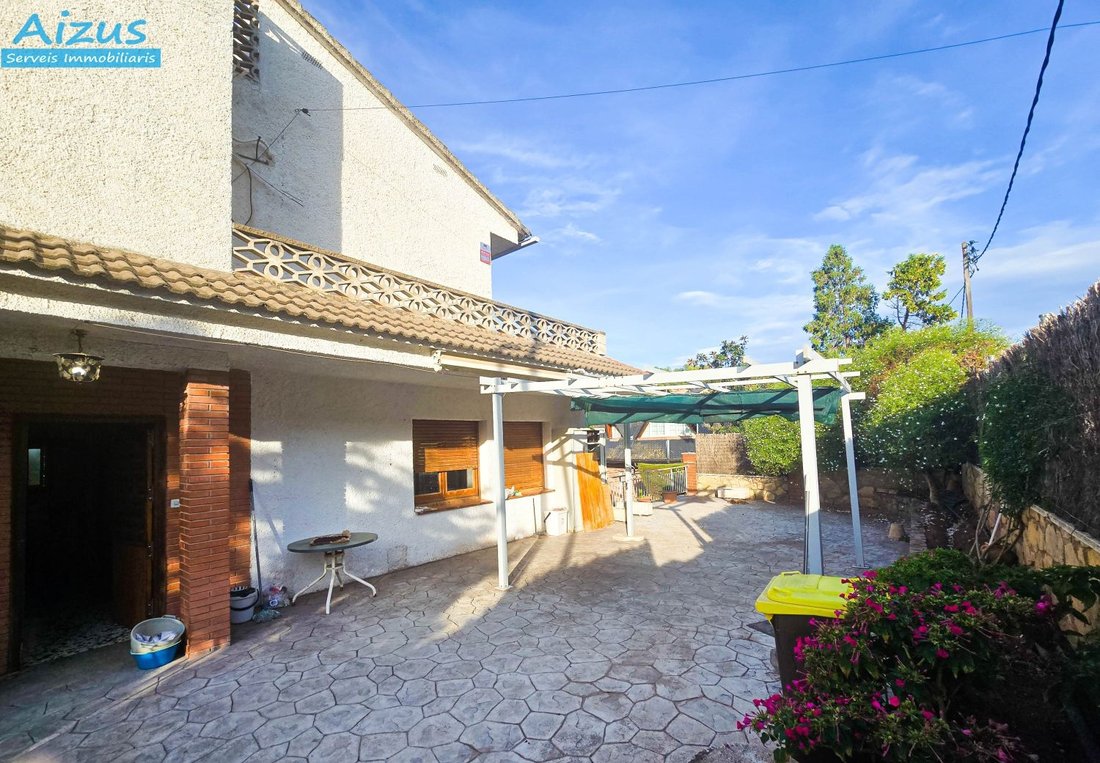 Chalet in Corbera de Llobregat, Catalonia, Spain 2 - 16163812