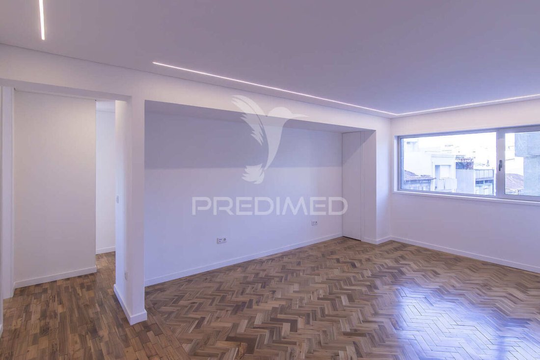 Apartment in Cedofeita, Santo Ildefonso, Se, Miragaia, Sao Nicolau e Vitoria, Porto District, Portugal 2 - 16459995