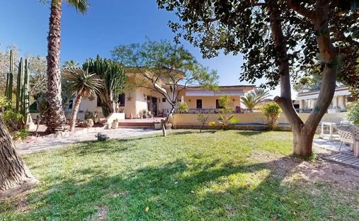 Chalet in Elx / Elche, Valencian Community, Spain 1