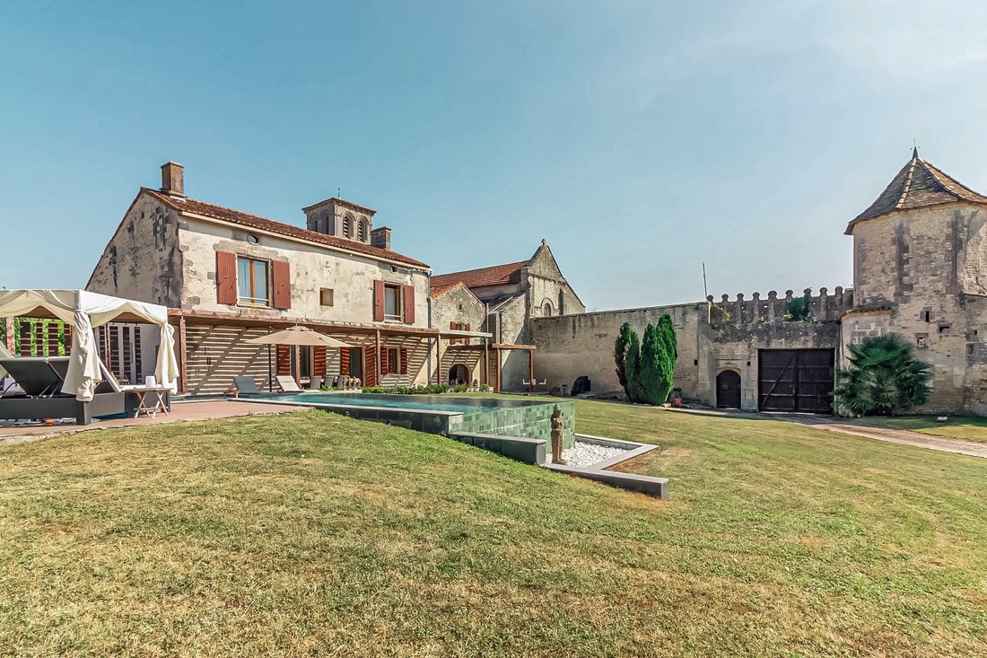 Castle in Juillac-le-Coq, Nouvelle-Aquitaine, France 1 - 16460704