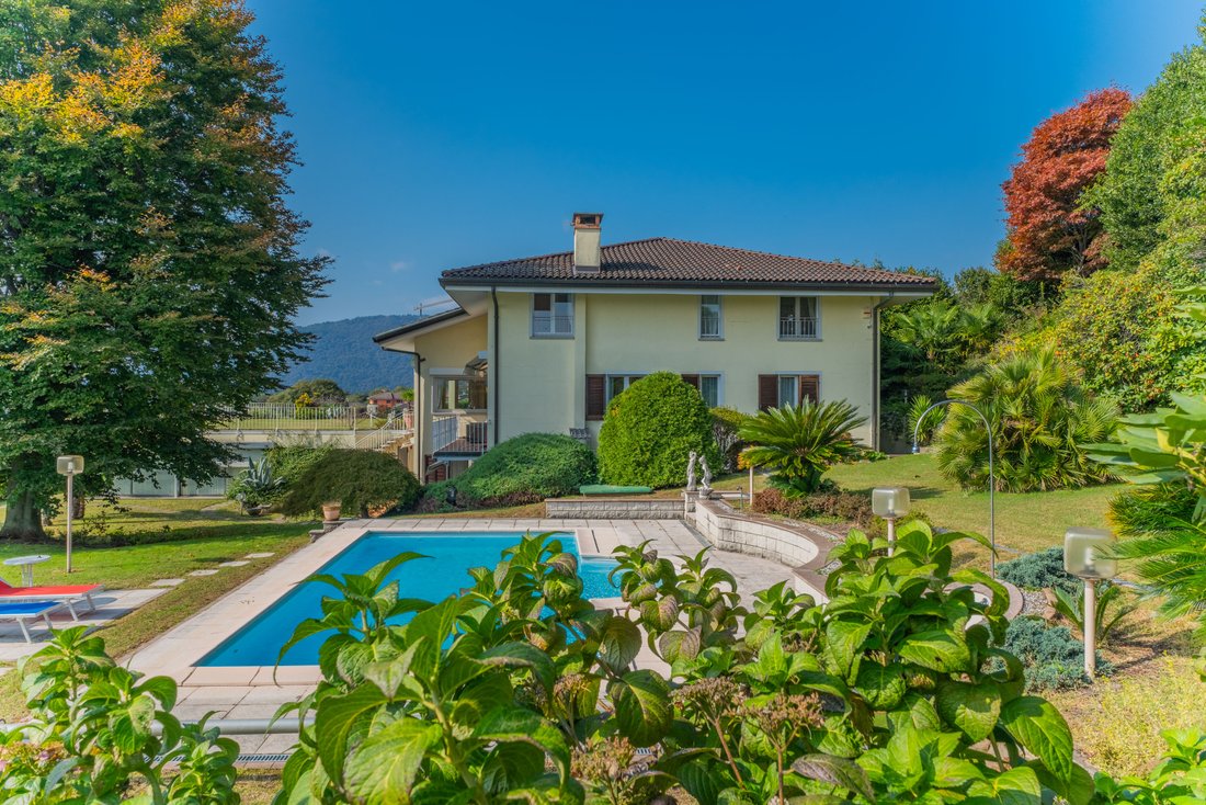 Villa in Arizzano, Piedmont, Italy 1 - 16460721