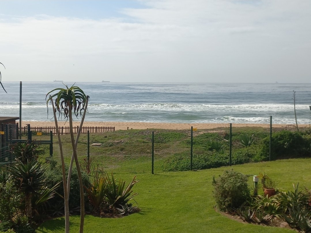 Townhouse in La Lucia, KwaZulu-Natal, South Africa 2 - 16464165