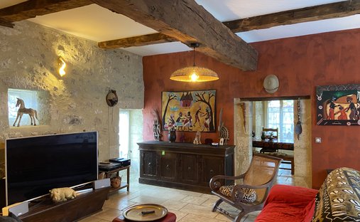 Elegant 18th Century Manor With Towers In The Heart Of Gascony