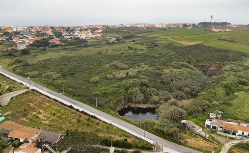 Land in Santo Isidoro, Lisbon, Portugal 1