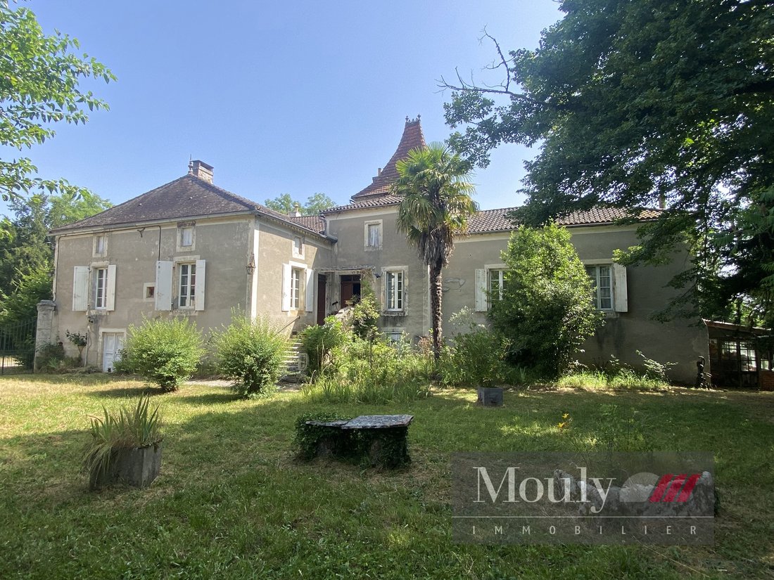 Estate in Luzech, Occitania, France 2 - 16461833