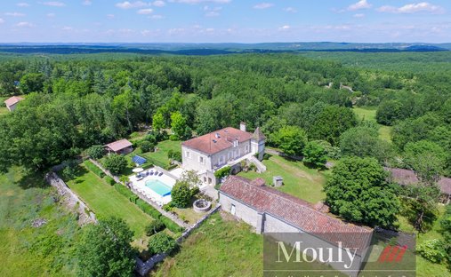 Estate in Cremps, Occitania, France 1
