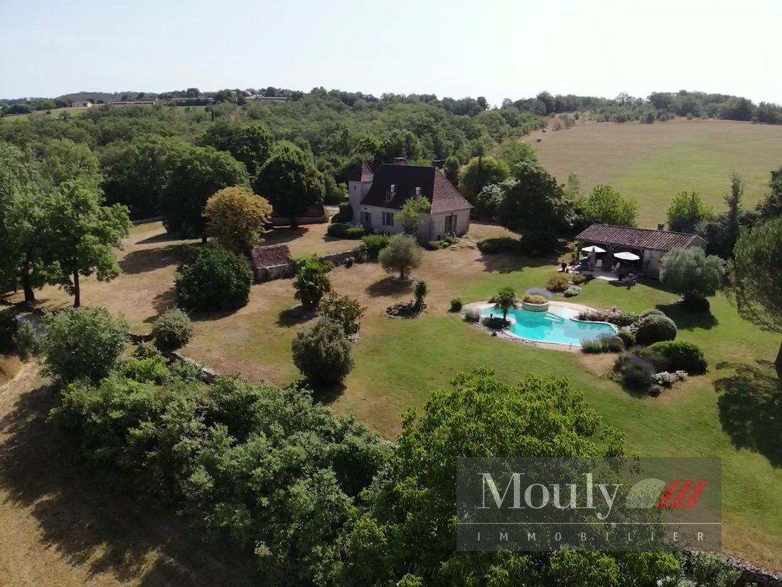 Estate in Seniergues, Occitania, France 2 - 16461854