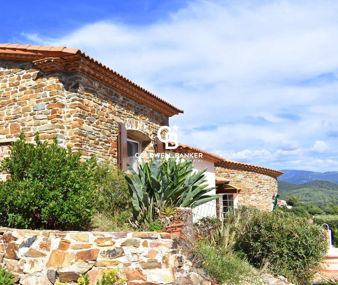 Villa in La Londe-les-Maures, Provence-Alpes-Côte d'Azur, France 2 - 16464624