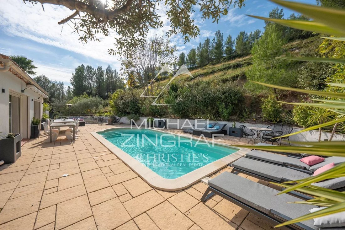 Villa in Golf-Embus-Enco de Botte-Bellons, Allauch, France 1 - 16461507