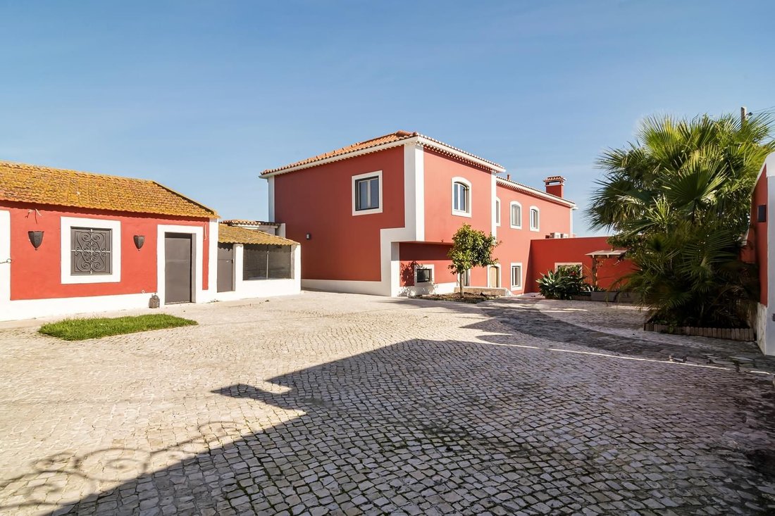 Villa in Caparica e Trafaria, Setubal, Portugal 1 - 16465805