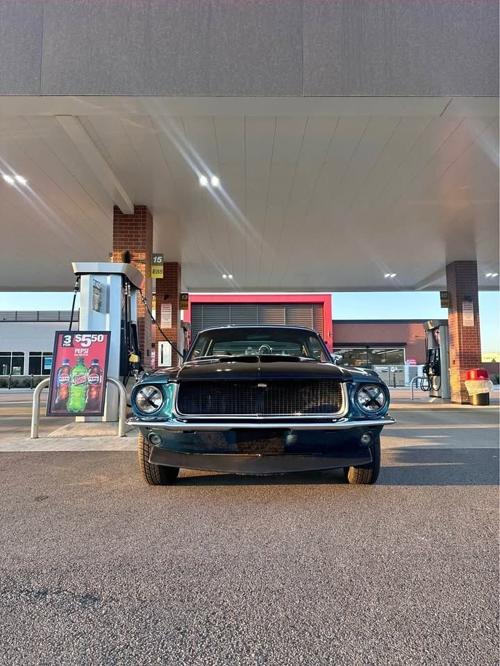Coupe in Glendale, United States 1 - 16464677