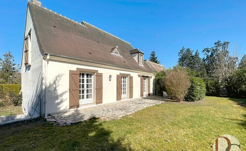 House in Gouvieux, Hauts-de-France, France 1