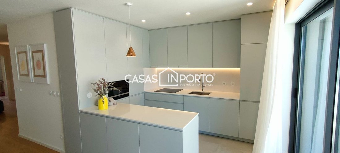 Apartment in Mafamude e Vilar do Paraiso, Porto District, Portugal 4 - 16461028