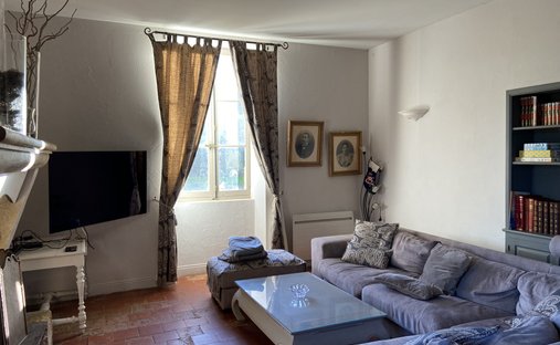 Elegant 18th Century Manor With Towers In The Heart Of Gascony