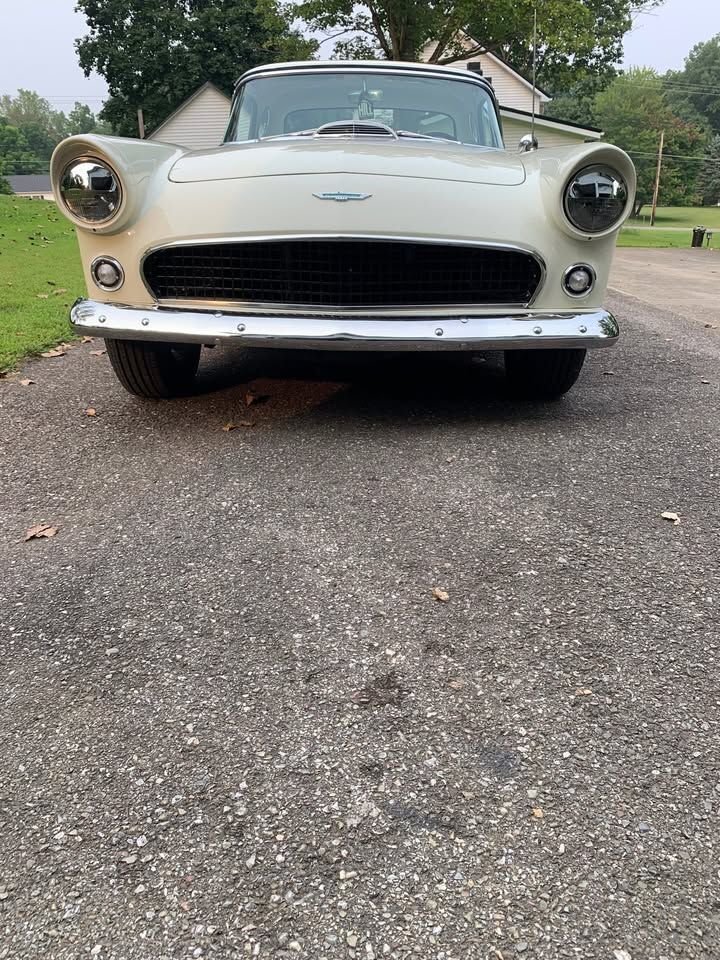 Cabriolet in Glendale, United States 3 - 16464690