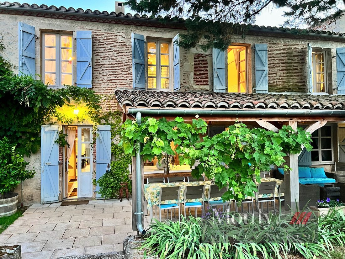 Estate in Charles de Gaulle, Cahors, France 3 - 16462087