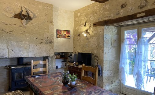 Elegant 18th Century Manor With Towers In The Heart Of Gascony