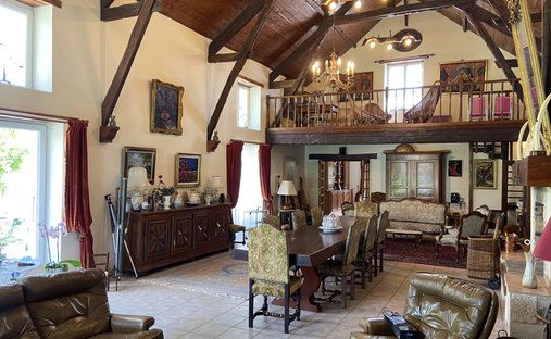 Elegant 18th Century Manor With Towers In The Heart Of Gascony