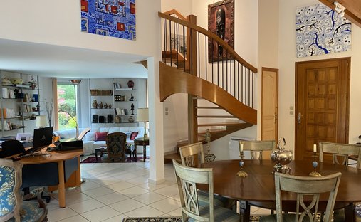 For Sale Dpt Eure (27) Near Pacy Sur Eure Moulin 353 M2 With Swimming Pool On Land Of 5542 M2 On The