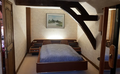 For Sale Dpt Eure (27) Near Pacy Sur Eure Moulin 353 M2 With Swimming Pool On Land Of 5542 M2 On The