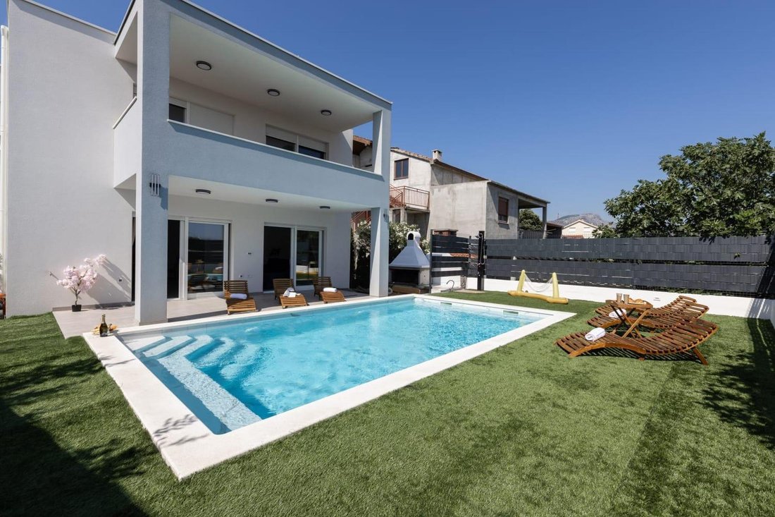 Villa à Kaštel Novi, Split-Dalmatie, Croatie 2 - 16463651