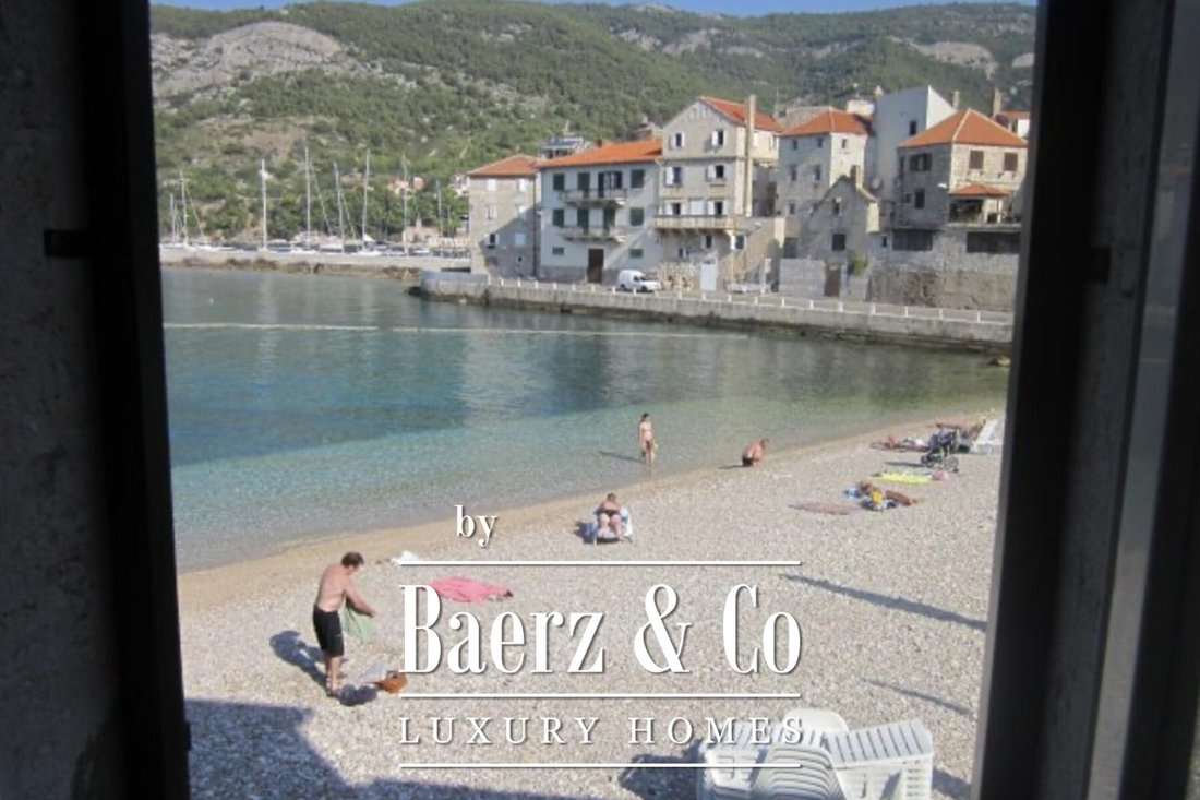 Townhouse in Komiza, Split-Dalmatia County, Croatia 1 - 16463284