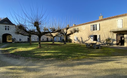 Elegant 18th Century Manor With Towers In The Heart Of Gascony
