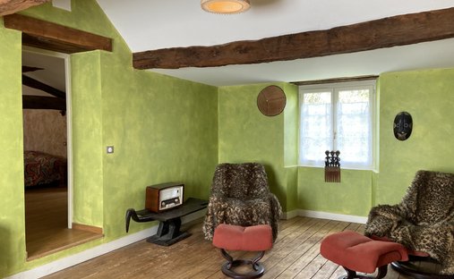 Elegant 18th Century Manor With Towers In The Heart Of Gascony