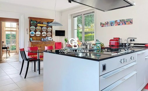 Castle for Sale in Les Herbiers, Pays de la Loire, France