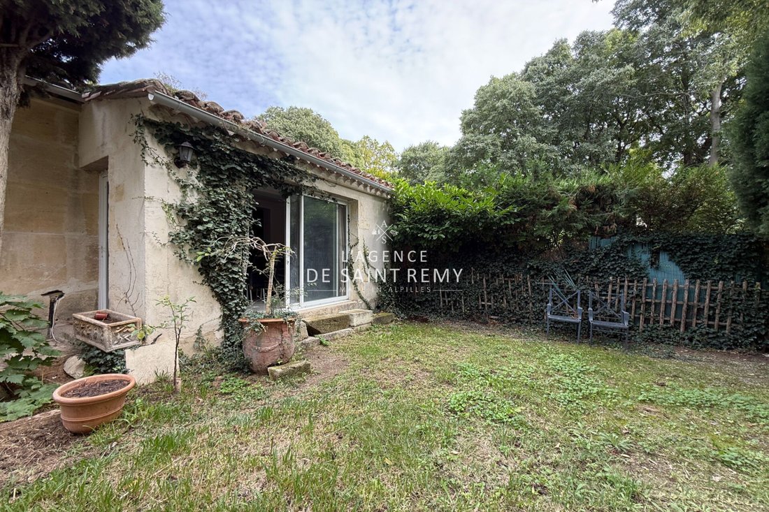Villa in Les Baux-de-Provence, Provence-Alpes-Côte d'Azur, France 5 - 16461640
