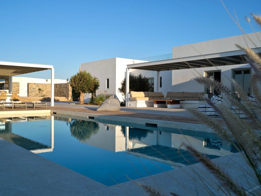 Villa in Paros, Aegean, Greece 2 - 15723650