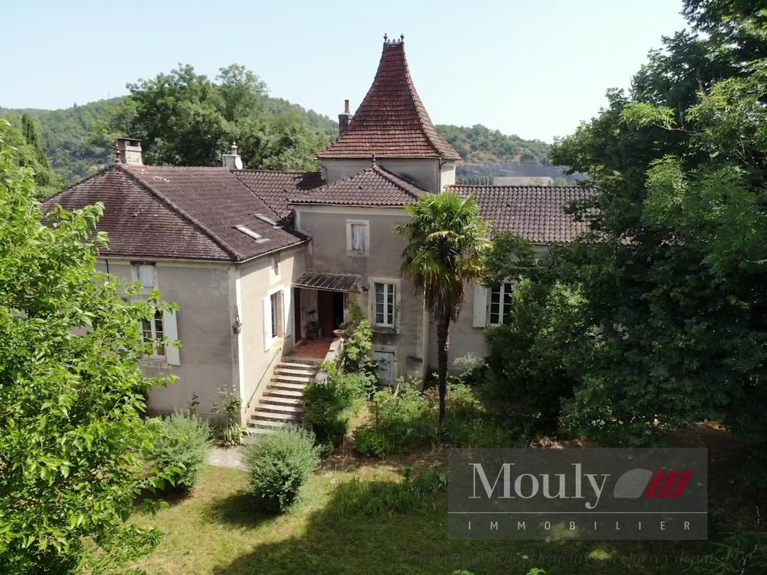 Estate in Luzech, Occitania, France 1 - 16461833