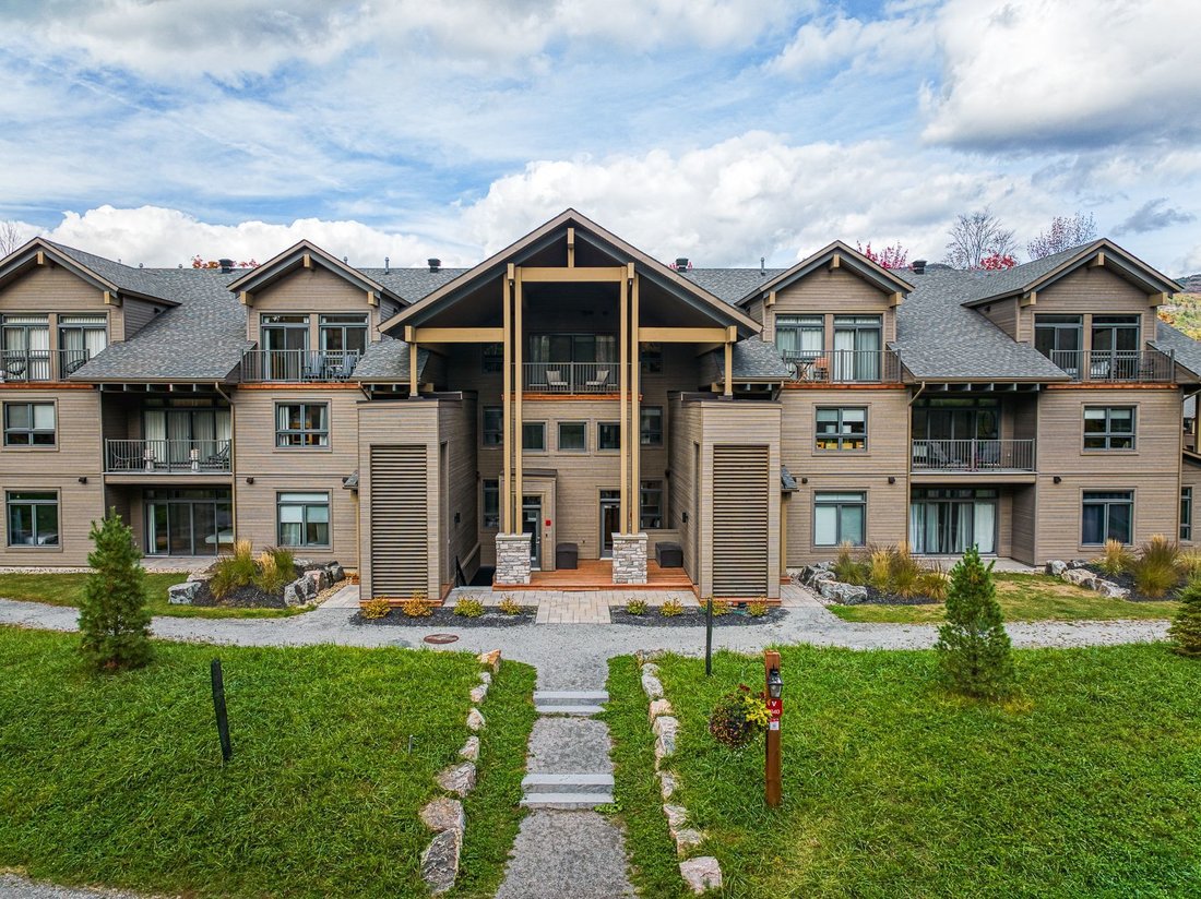Condo in Mont-Tremblant, Quebec, Canada 2 - 16463630
